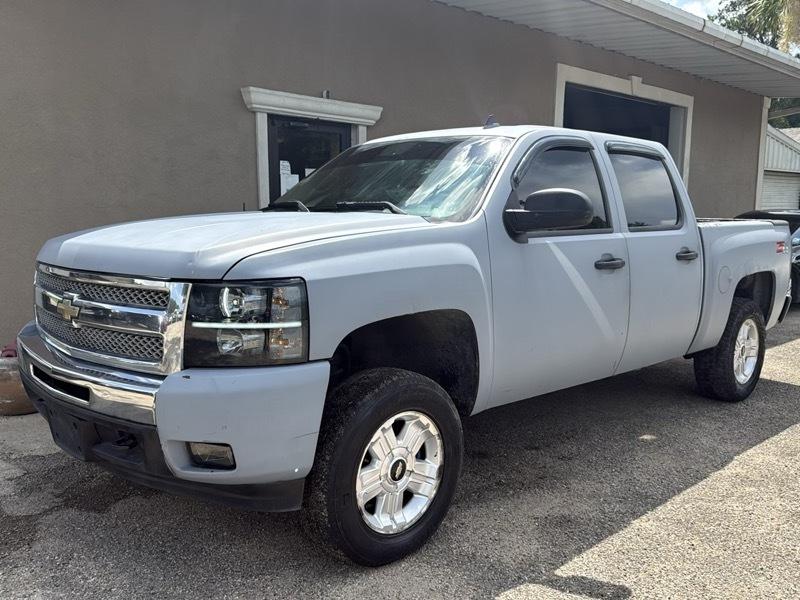 Chevrolet Silverado 1500 1LT Crew Cab 4WD 2011