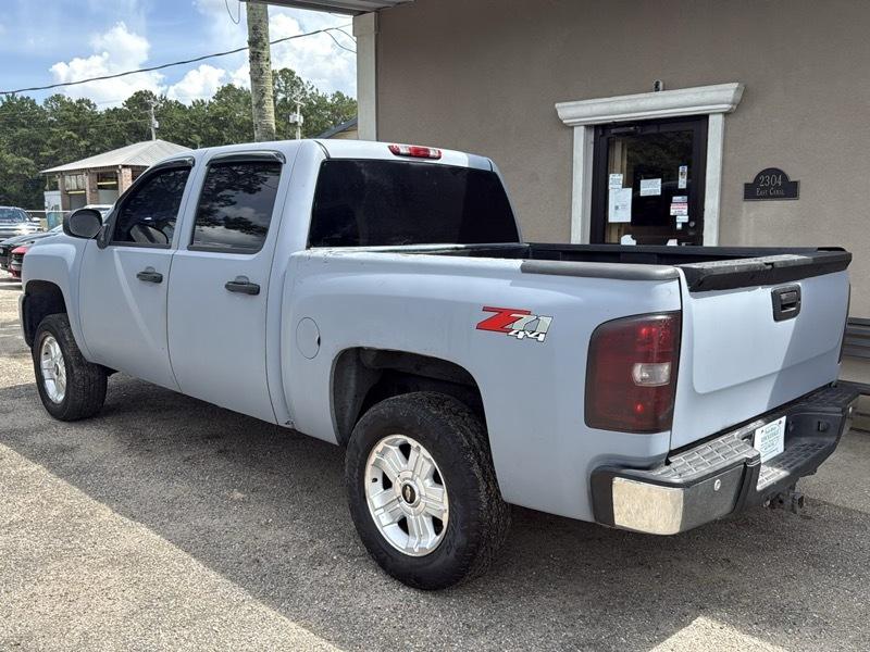 Chevrolet Silverado 1500 1LT Crew Cab 4WD 2011