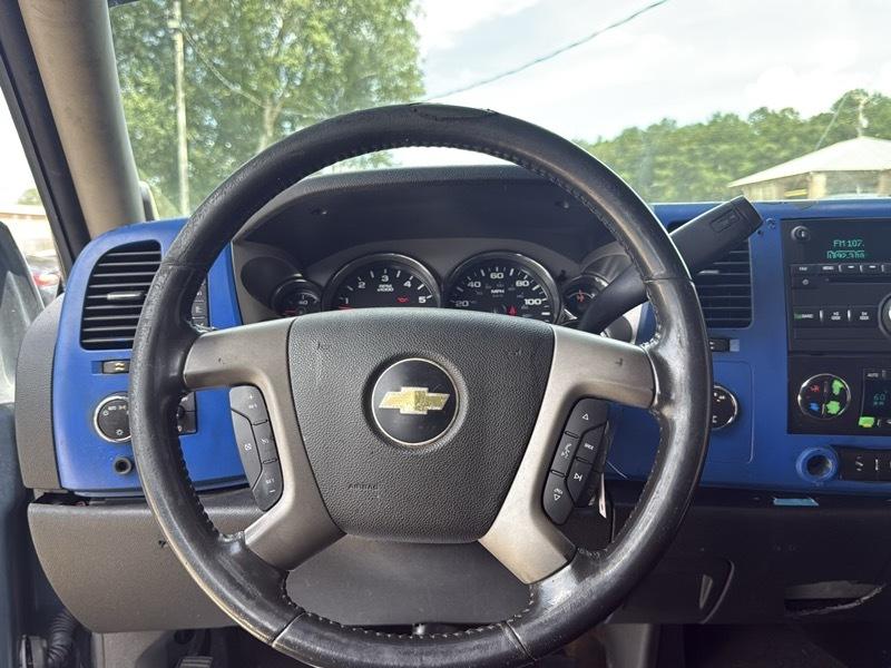 Chevrolet Silverado 1500 1LT Crew Cab 4WD 2011