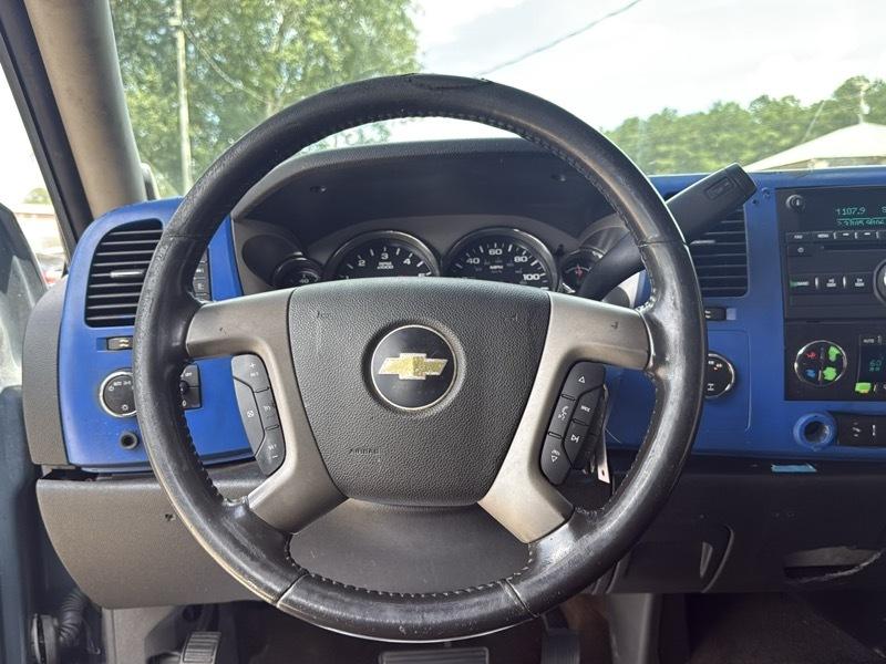 Chevrolet Silverado 1500 1LT Crew Cab 4WD 2011