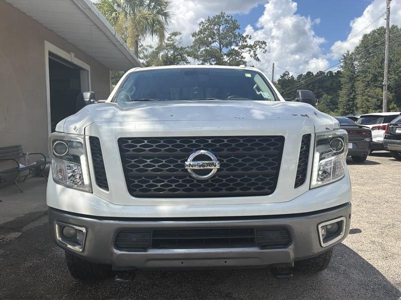 Nissan Titan XD Platinum Reserve Crew Cab 4WD 2018