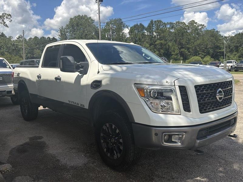 Nissan Titan XD Platinum Reserve Crew Cab 4WD 2018