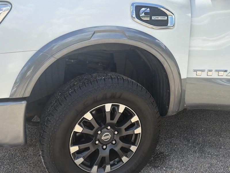 Nissan Titan XD Platinum Reserve Crew Cab 4WD 2018