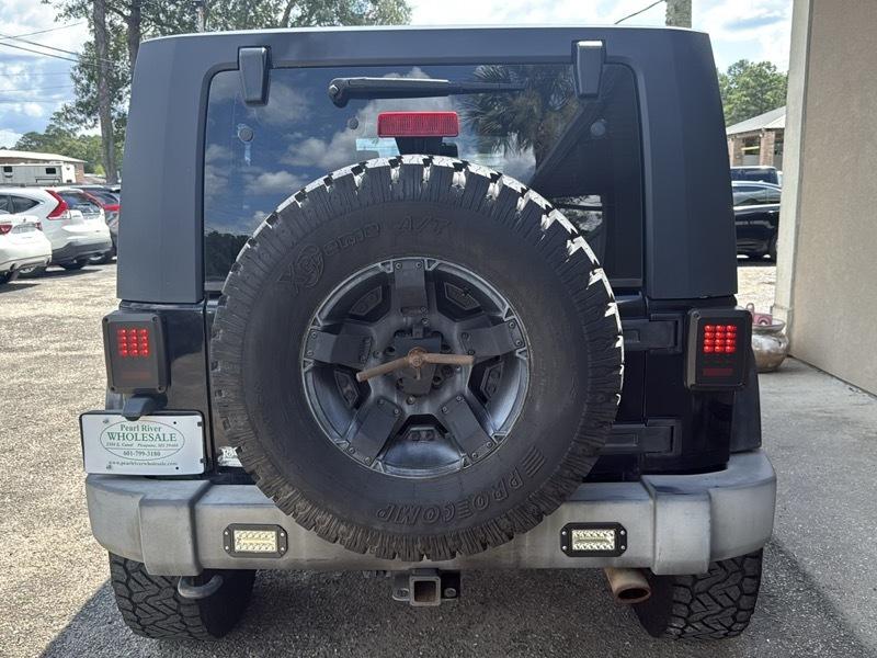 Jeep Wrangler Unlimited Sport RWD 2010