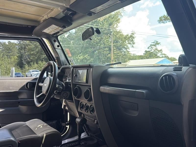 Jeep Wrangler Unlimited Sport RWD 2010