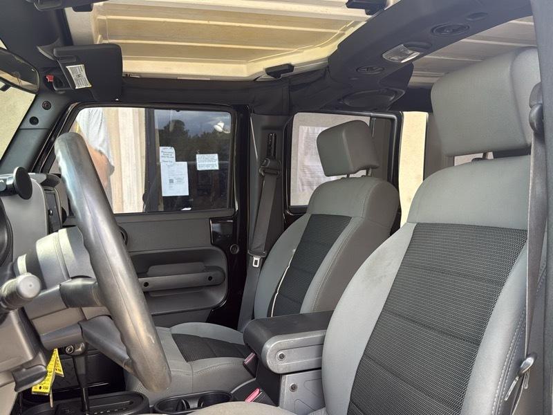 Jeep Wrangler Unlimited Sport RWD 2010