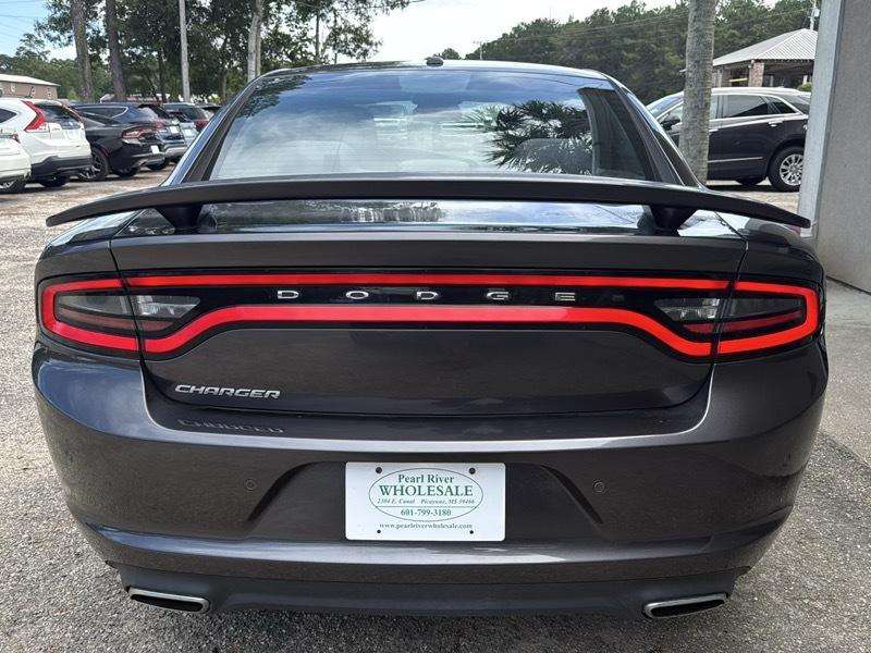 Dodge Charger SE 2015