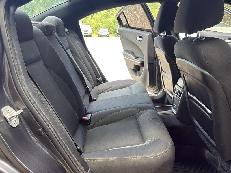 Dodge Charger SE 2015