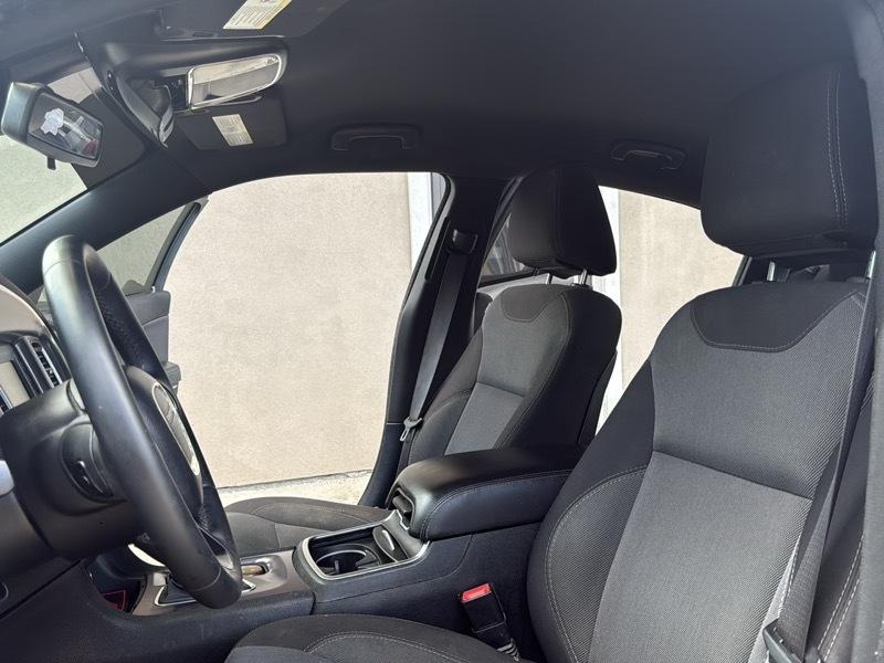 Dodge Charger SE 2015