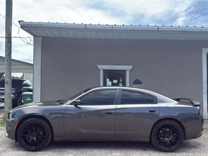 Dodge Charger SE 2015