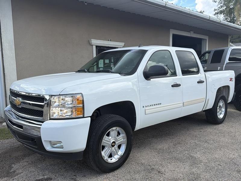 Chevrolet Silverado 1500 1LT Crew Cab 4WD 2009