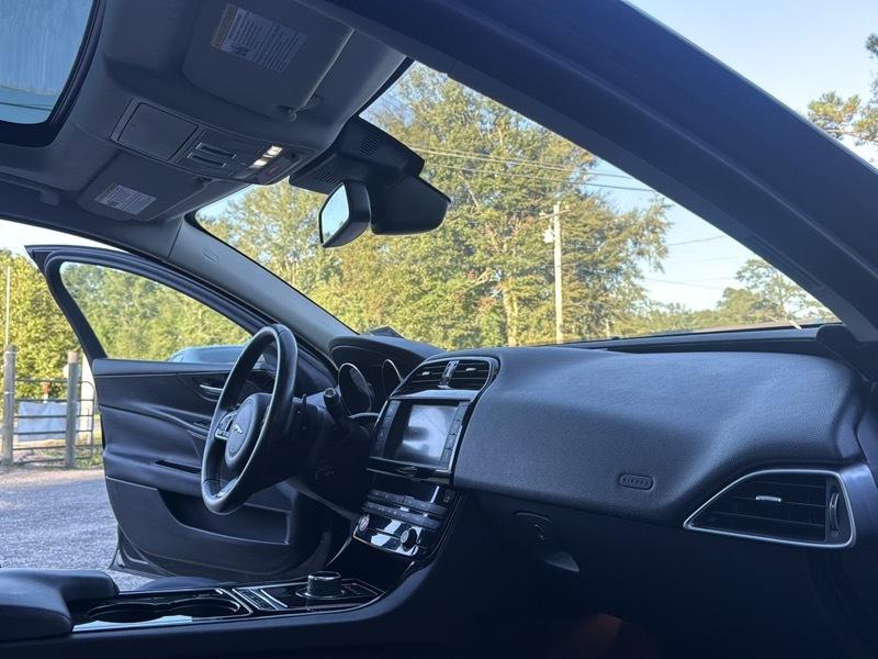 Jaguar XE 25t 2017
