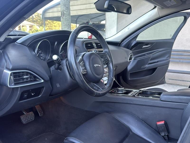 Jaguar XE 25t 2017