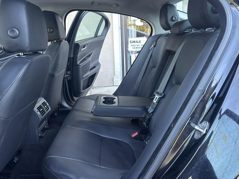 Jaguar XE 25t 2017