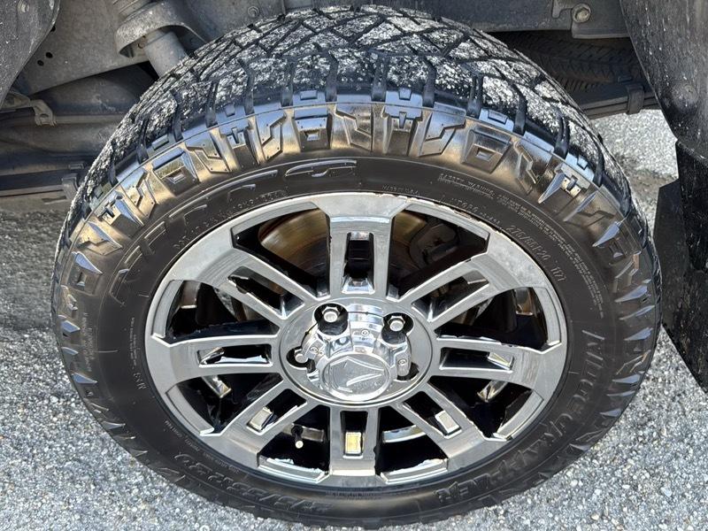 Toyota Tundra SR5 5.7L V8 FFV CrewMax 4WD 2016