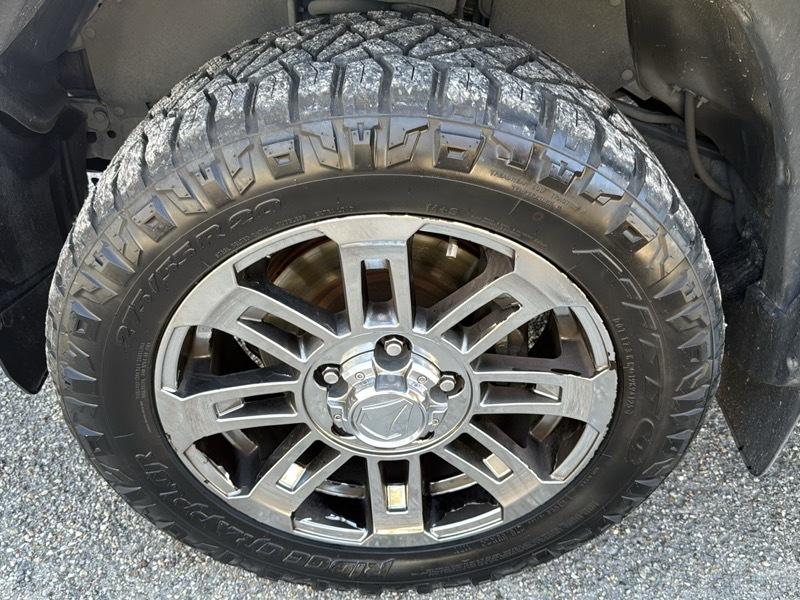 Toyota Tundra SR5 5.7L V8 FFV CrewMax 4WD 2016