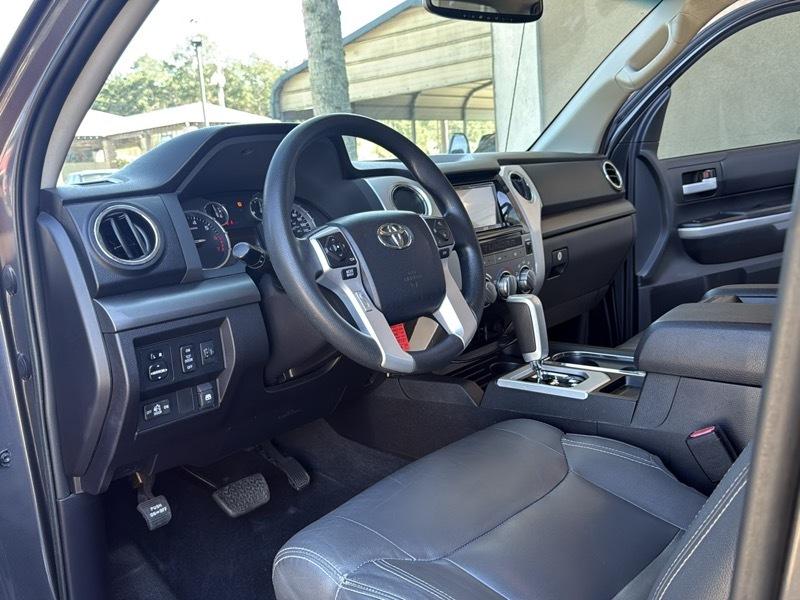 Toyota Tundra SR5 5.7L V8 FFV CrewMax 4WD 2016