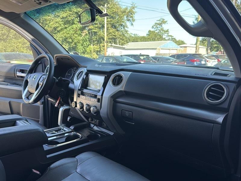 Toyota Tundra SR5 5.7L V8 FFV CrewMax 4WD 2016