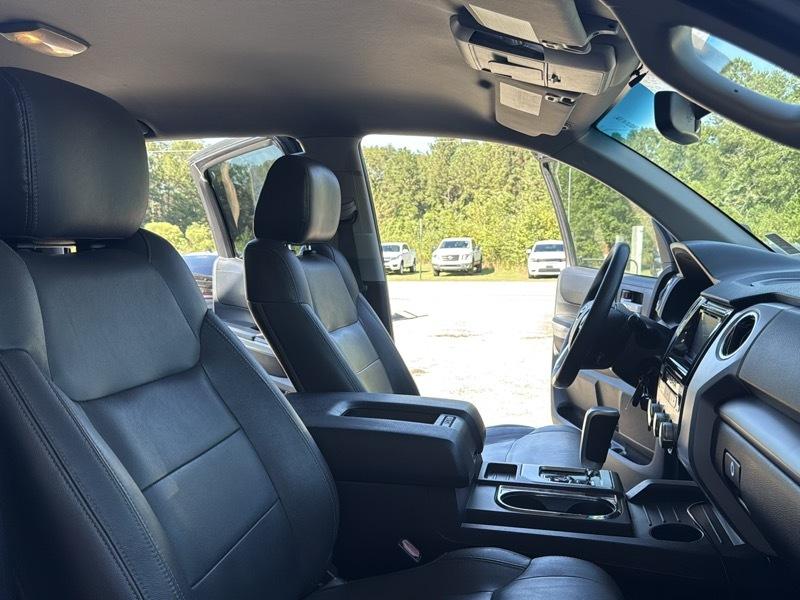 Toyota Tundra SR5 5.7L V8 FFV CrewMax 4WD 2016