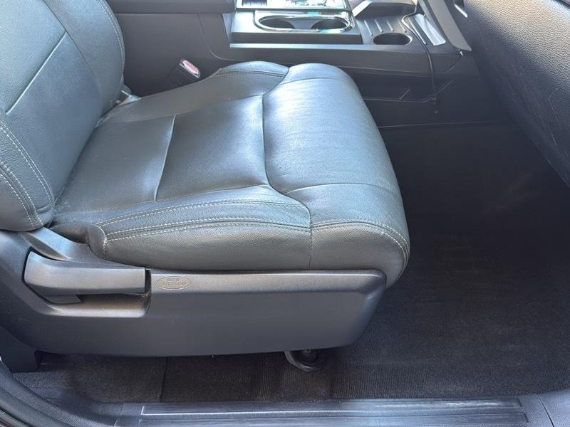 Toyota Tundra SR5 5.7L V8 FFV CrewMax 4WD 2016