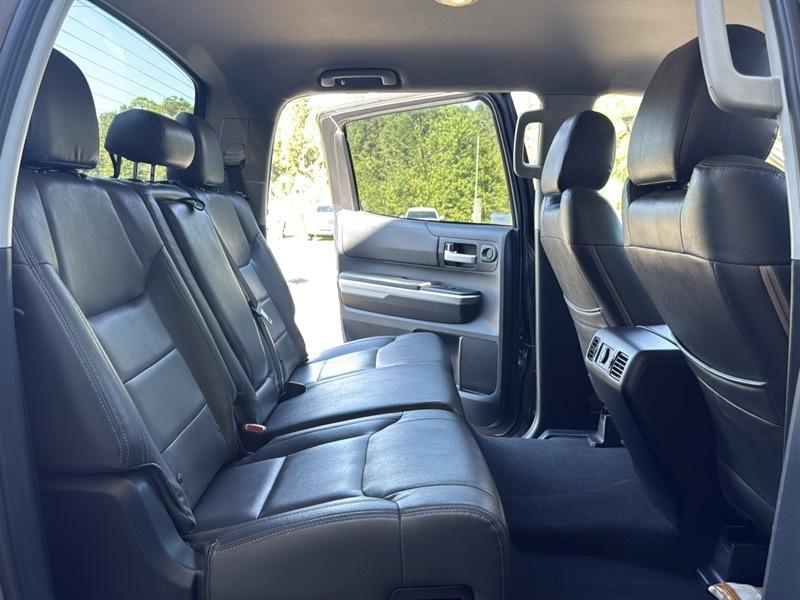 Toyota Tundra SR5 5.7L V8 FFV CrewMax 4WD 2016