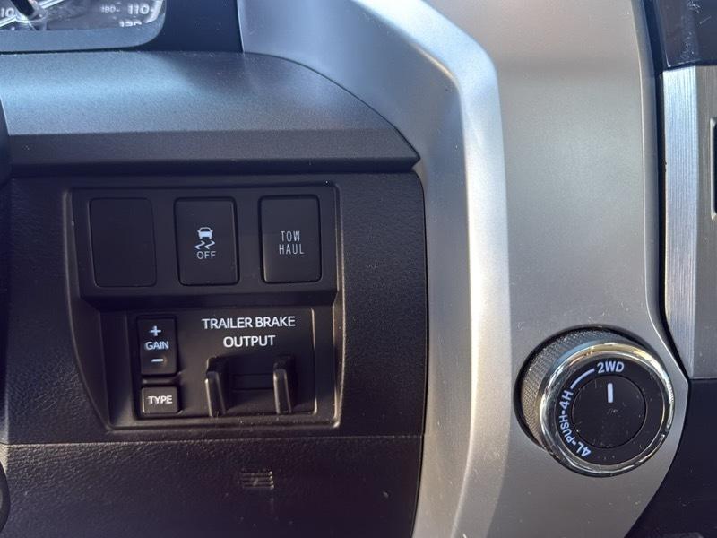 Toyota Tundra SR5 5.7L V8 FFV CrewMax 4WD 2016