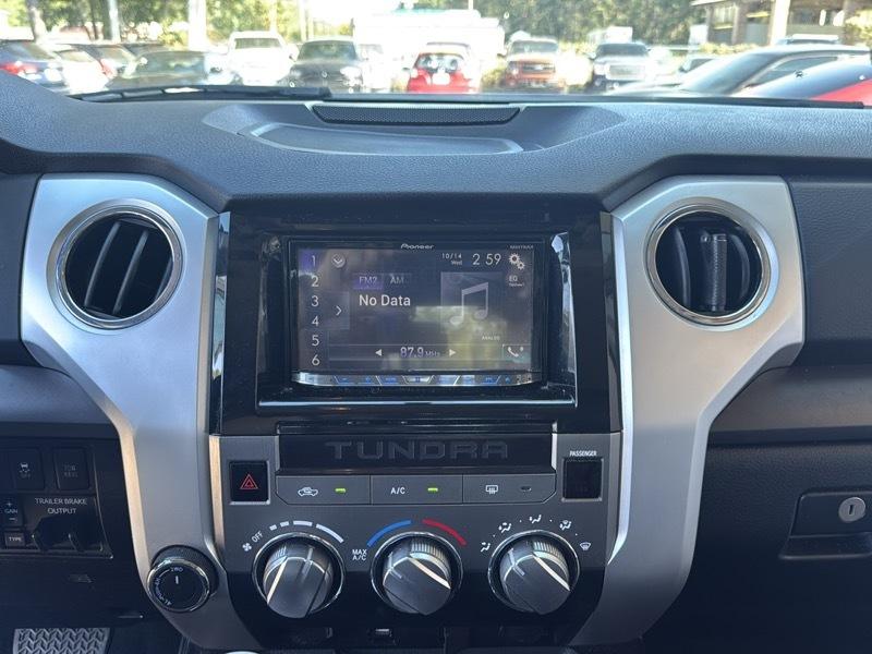 Toyota Tundra SR5 5.7L V8 FFV CrewMax 4WD 2016