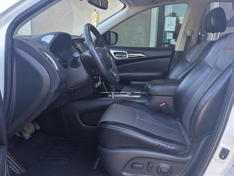 Nissan Pathfinder SL 2020
