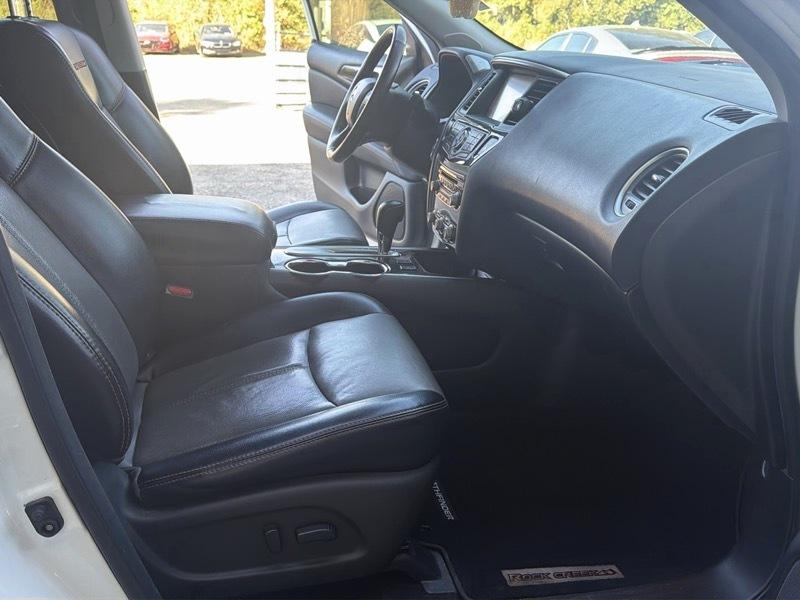 Nissan Pathfinder SL 2020