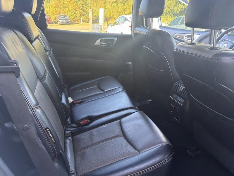 Nissan Pathfinder SL 2020