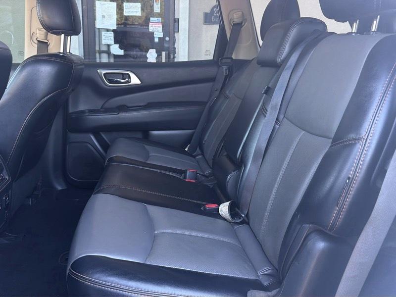 Nissan Pathfinder SL 2020