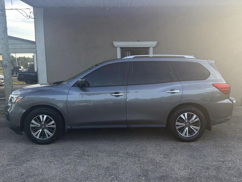 Nissan Pathfinder S 2020