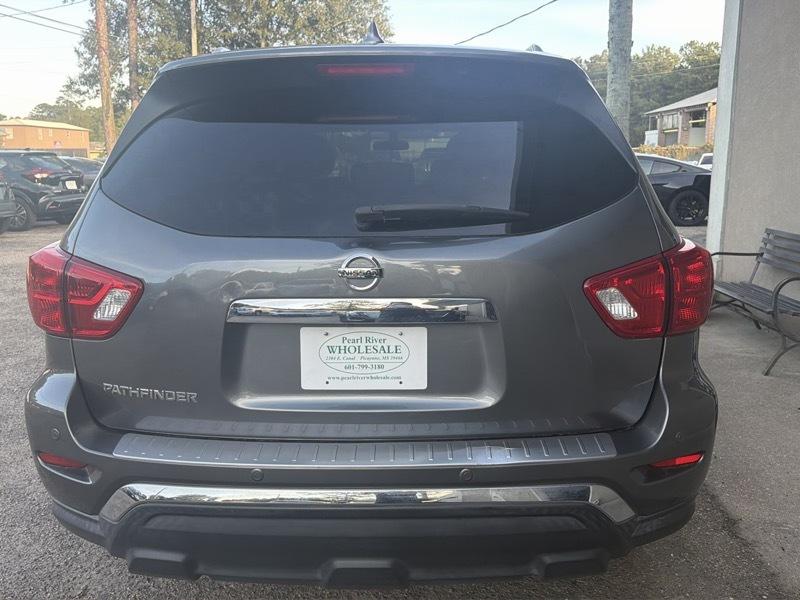 Nissan Pathfinder S 2020