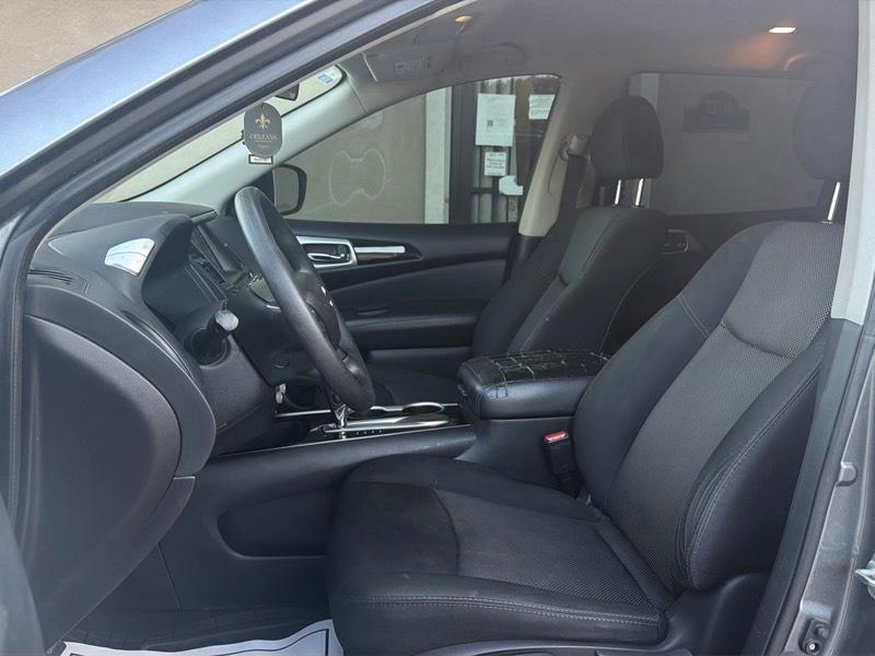 Nissan Pathfinder S 2020