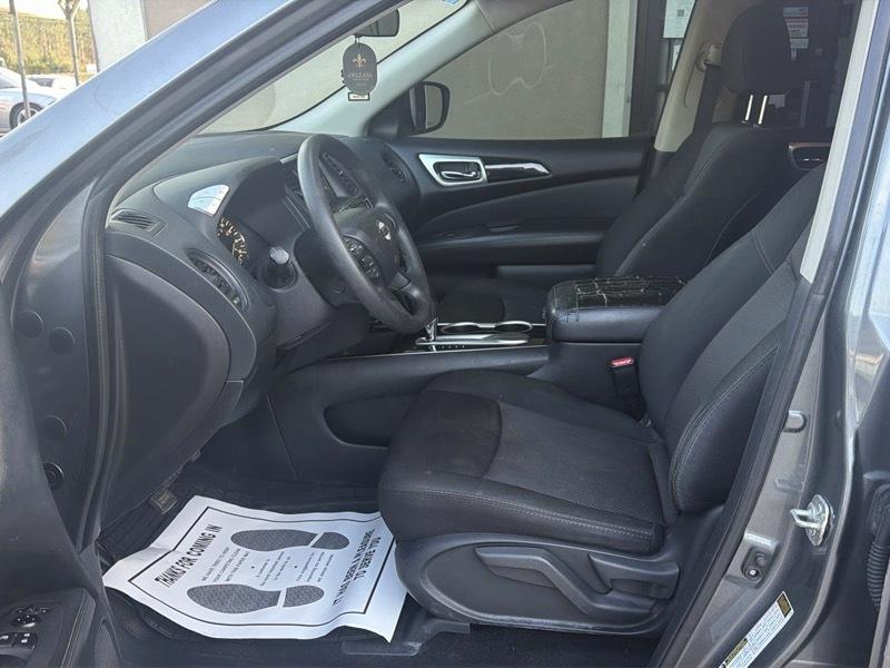 Nissan Pathfinder S 2020