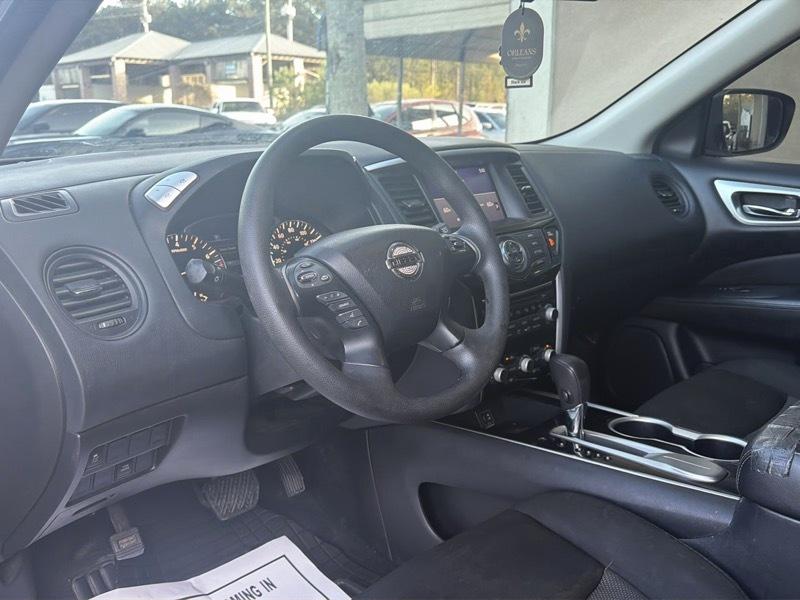 Nissan Pathfinder S 2020