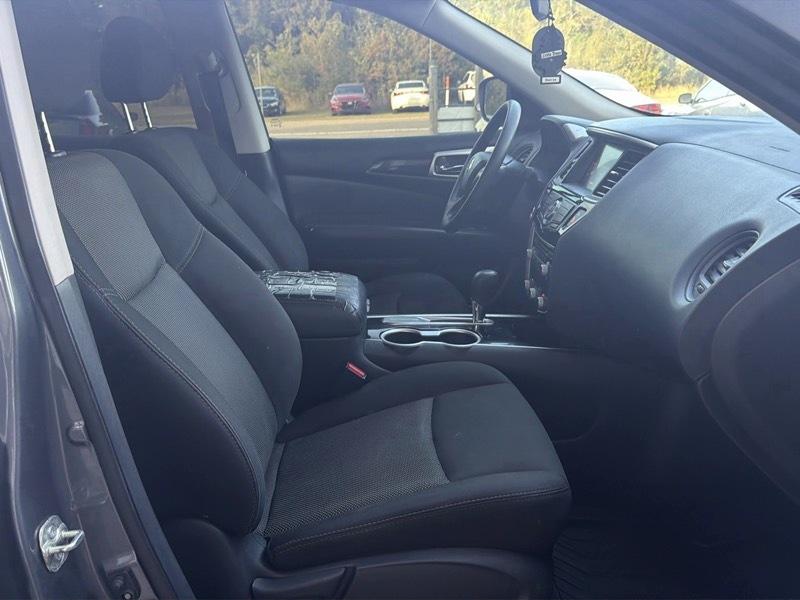 Nissan Pathfinder S 2020