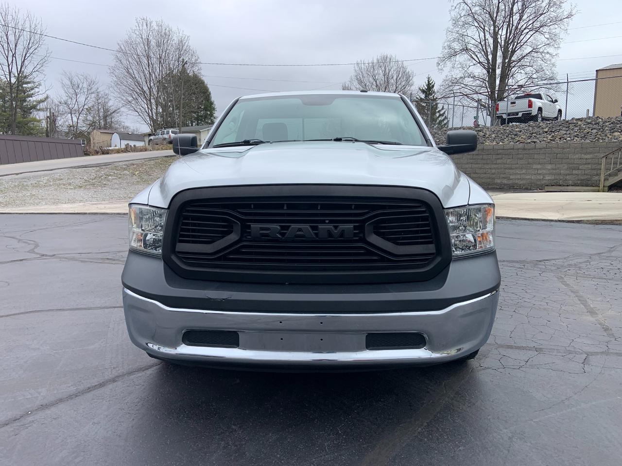 RAM 1500 Tradesman 4x2 Regular Cab 6'4" Box 2017