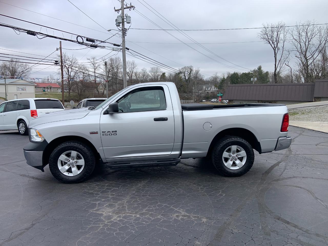 RAM 1500 Tradesman 4x2 Regular Cab 6'4" Box 2017