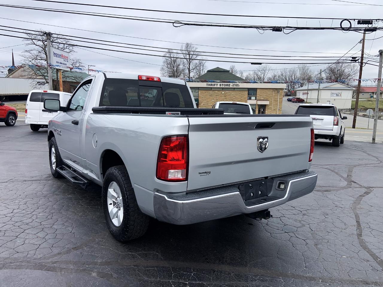 RAM 1500 Tradesman 4x2 Regular Cab 6'4" Box 2017