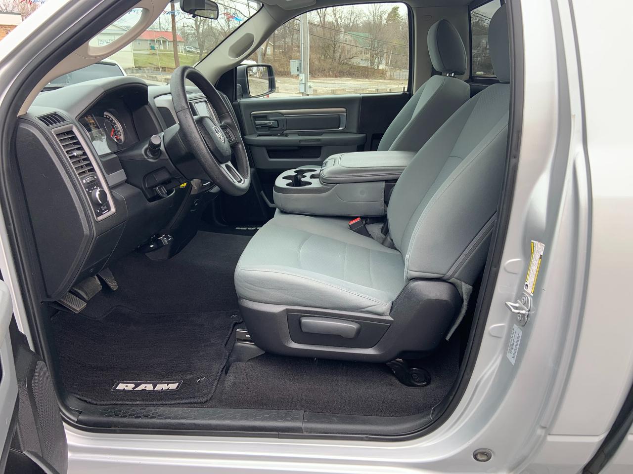 RAM 1500 Tradesman 4x2 Regular Cab 6'4" Box 2017