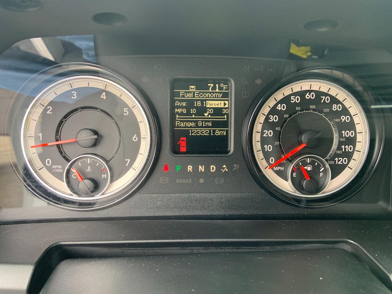 RAM 1500 Tradesman 4x2 Regular Cab 6'4" Box 2017