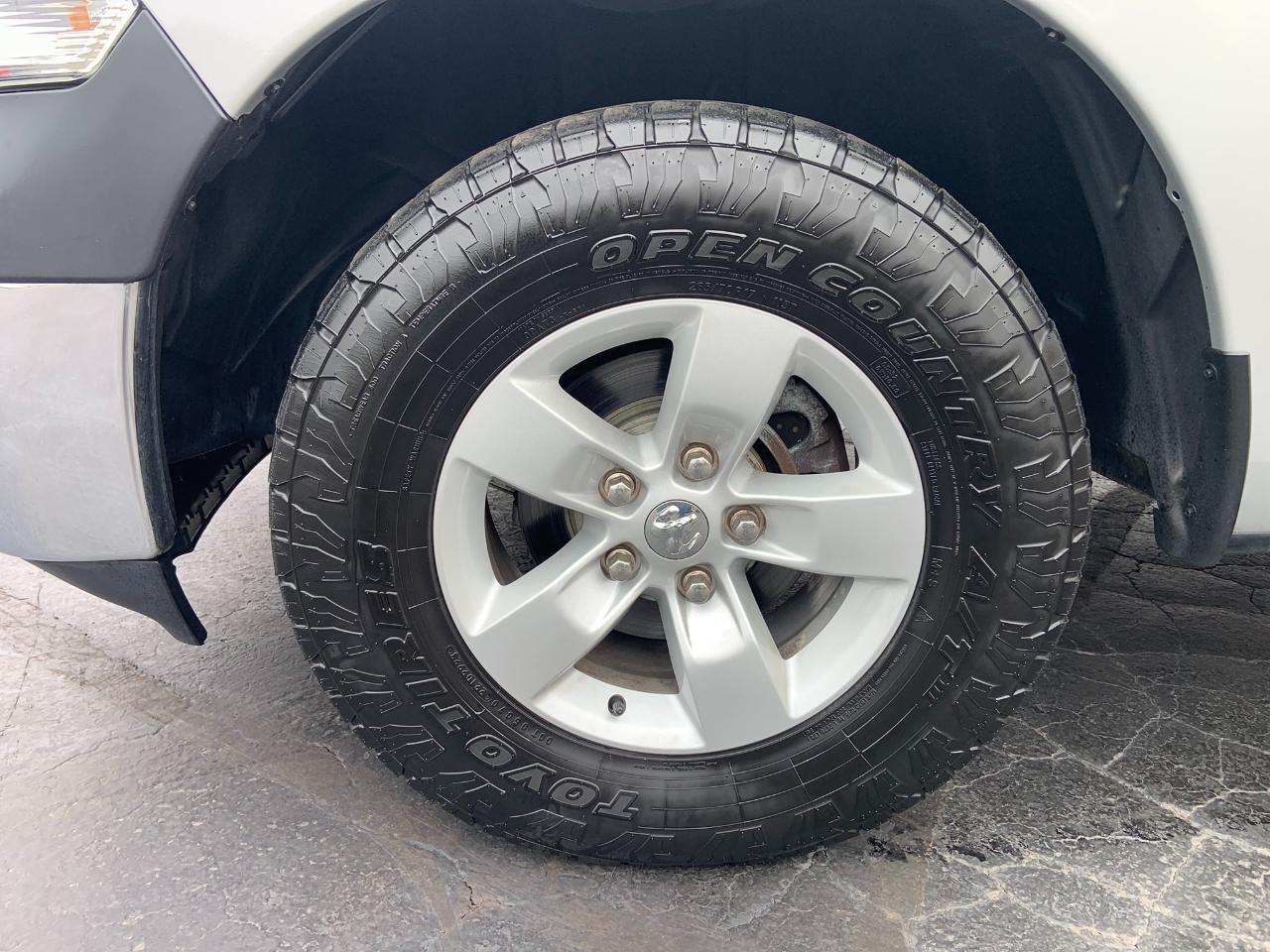 RAM 1500 Tradesman 4x2 Regular Cab 6'4" Box 2017