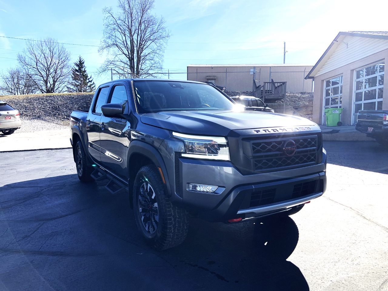 Nissan Frontier Crew Cab 4x4 PRO-4X Auto 2023