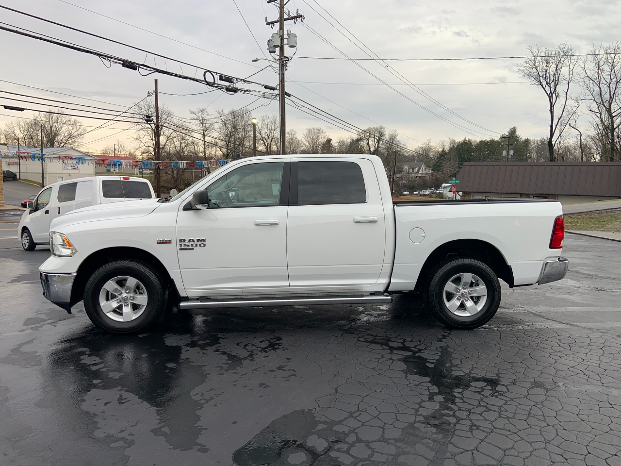 RAM 1500 Classic SLT 4x4 Crew Cab 5'7" Box 2020