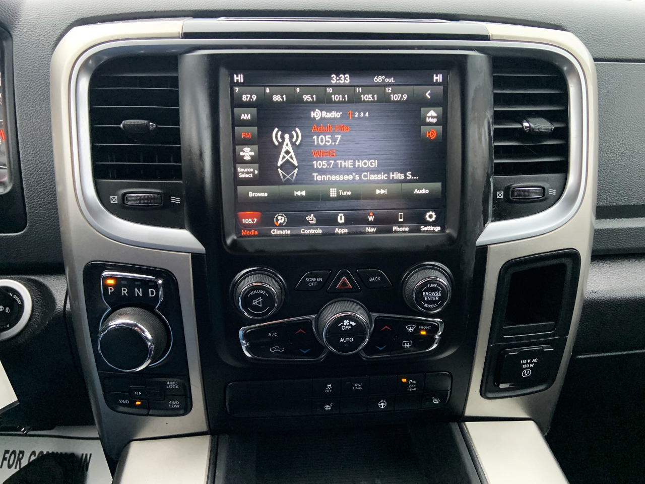 RAM 1500 Classic SLT 4x4 Crew Cab 5'7" Box 2020