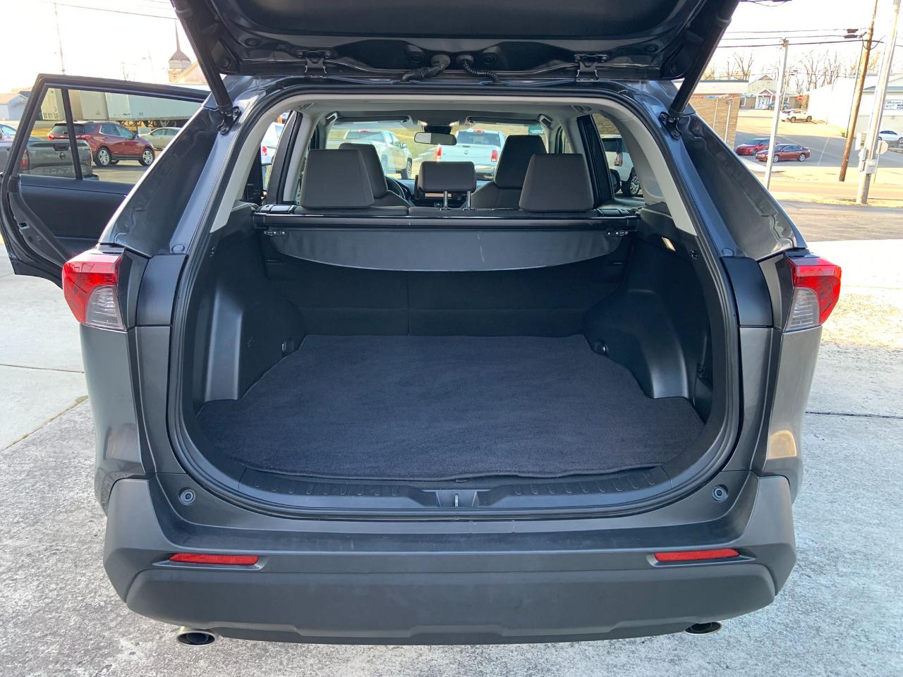 Toyota RAV4 XLE FWD (Natl) 2022