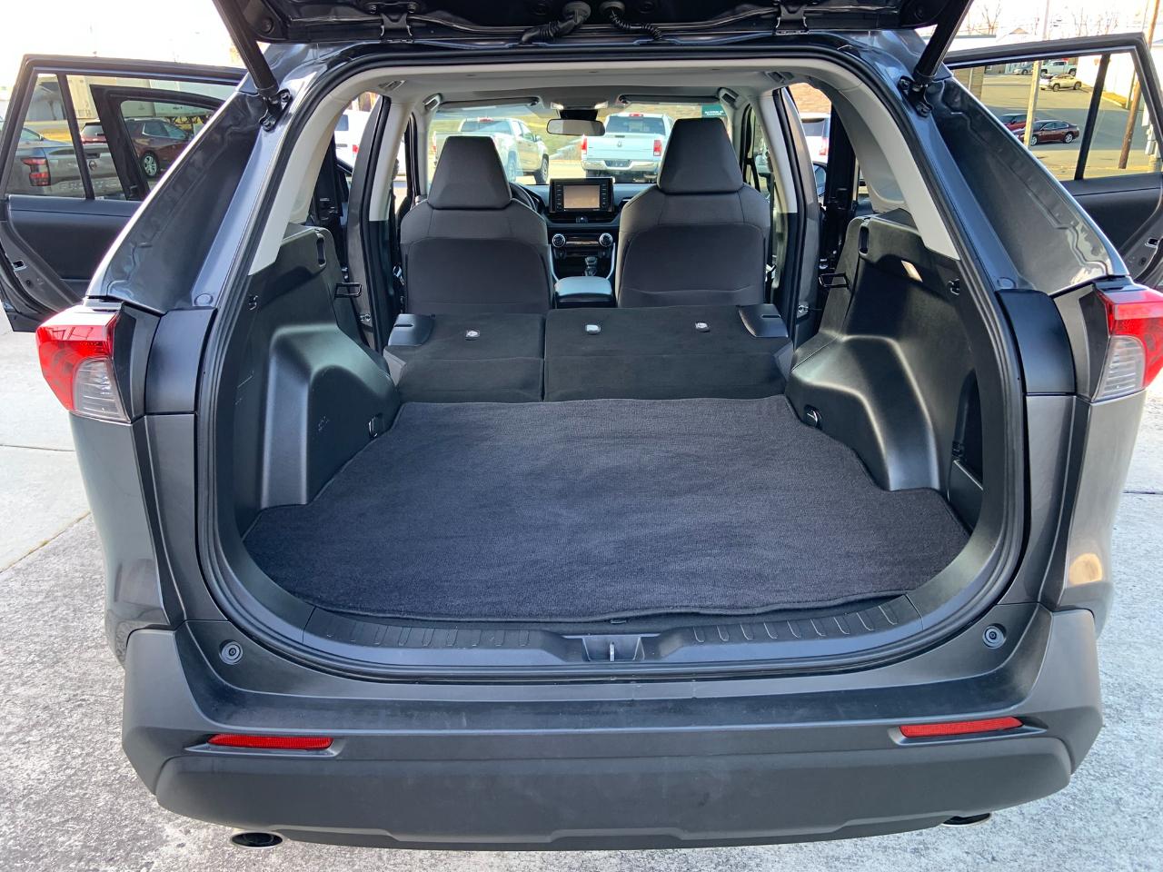 Toyota RAV4 XLE FWD (Natl) 2022