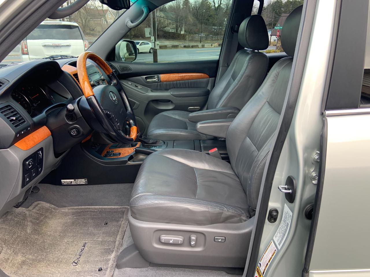 Lexus GX 470 4dr SUV 4WD 2004