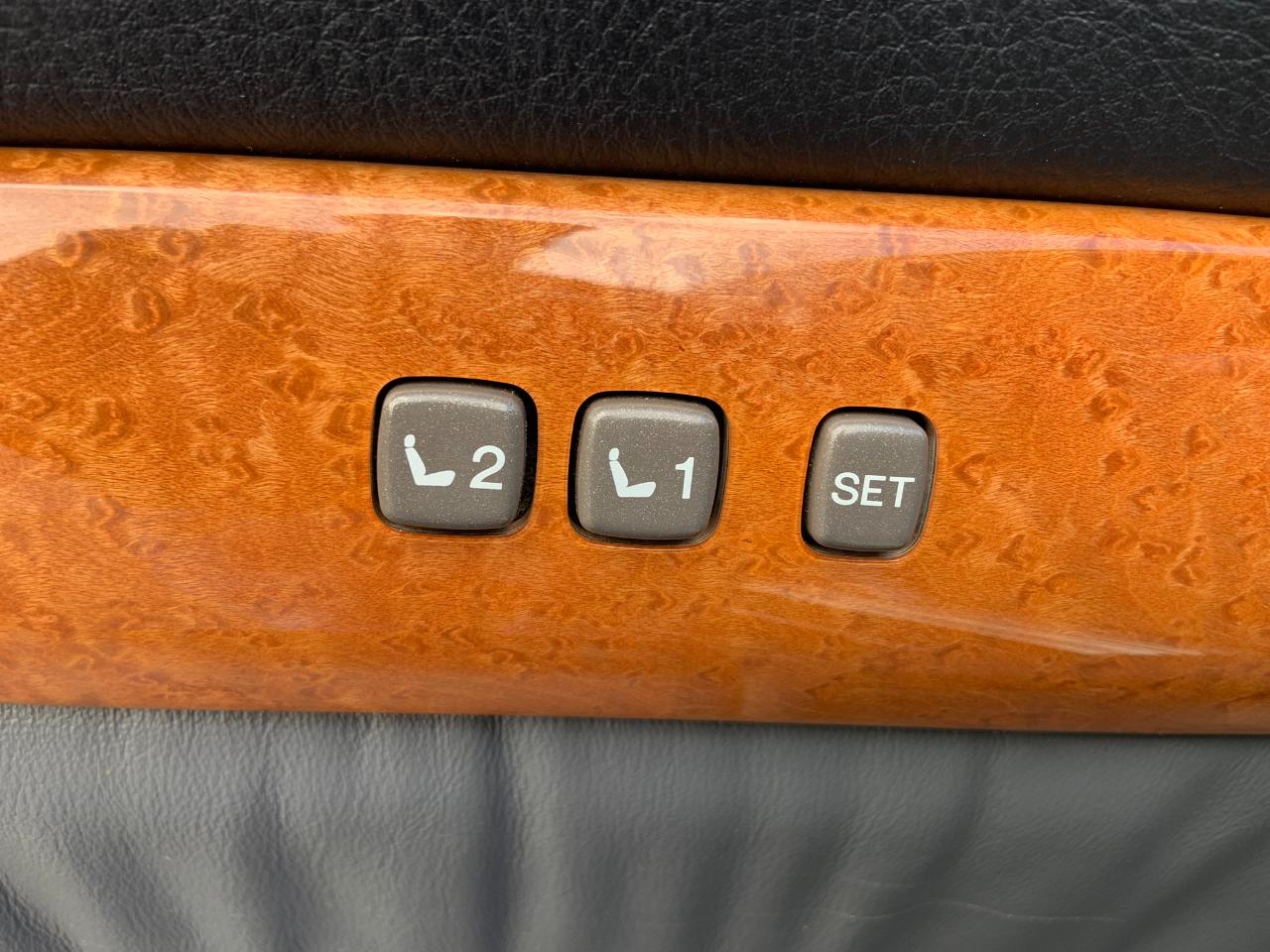 Lexus GX 470 4dr SUV 4WD 2004